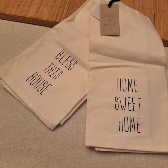 Home Essentials Other - Home Essentials Cream Kitchen Towel Set